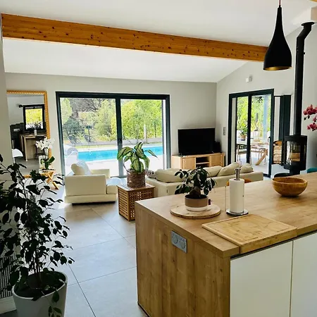 Architect-designed 150 M2