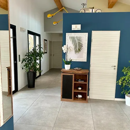 Architect-designed 150 M2 *